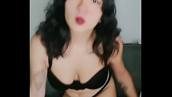 Cachonda frente a la cámara