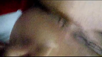 Minha gostosa metendo o brinquedo no cuzinho gostoso