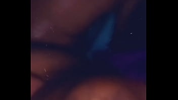 Rica cogida en lo obscuro