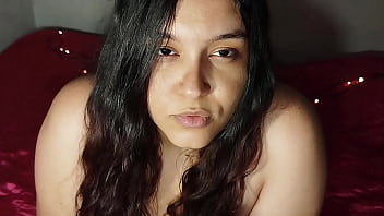 Fazendo carinho nos peitões de vaca