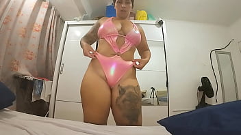 Gosto de sair na rua com essas roupinhas de puta