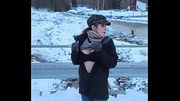 ️snowflakes kissing my flushed skin️