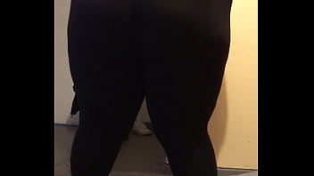 Ssbbw big yellow booty