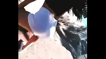 Calenturienta jovencita haciendo twrek para masturbarse