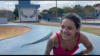 Levei a puta pra malhar e ela ficou com preguiça levei ela pra casa e dei pau na buceta gulosa e gozada no cu dela