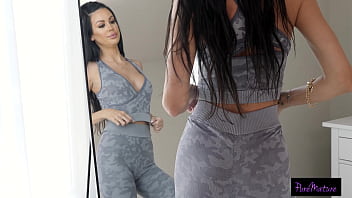 Jamie michelle cleans up trainer's sweaty cock