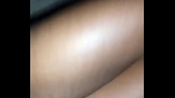 A pretinha tomando no cuzinho