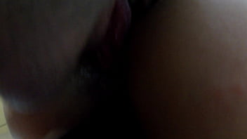 Disfrutando mientras juegan conmigo la nenainsa