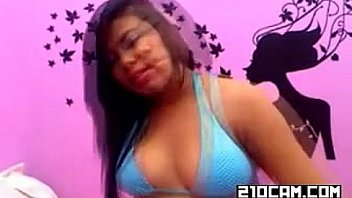 Gorgeous chicago camwhore toying butthole