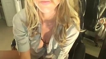 Sexy blonde babe squirt and toying pussy web