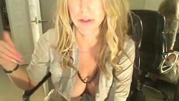 Sexy blonde babe squirt and toying pussy web