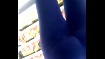 De azul en el mercado