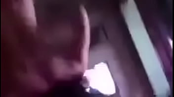 Mira la impresionante forma en que lo mama Mira la impresionante forma en que lo mama
