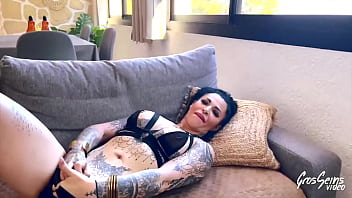 Alicia sudiste coquine adore la bite bien veineuse