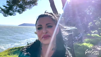 Alicia sudiste coquine adore la bite bien veineuse