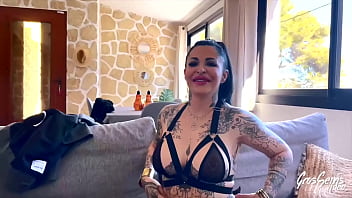 Alicia sudiste coquine adore la bite bien veineuse