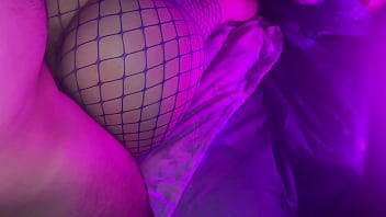 Горячая и сексуальная девушка получила большой член в свою узкую киску в очень грубой и жесткой позе раком thumbnail