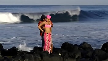 Alexa takes her man down to the seashore for some afternoon sex