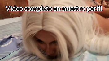 Nefertiti experimenta con una mujer