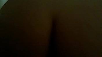 Esposa puta sentando no pau do macho