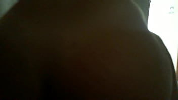 Esposa puta sentando no pau do macho