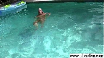 Masturbation sex using sex things with kinky girl bella rose vid 06