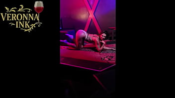 Misteriosa no início sedutora no final essa é veronna ink