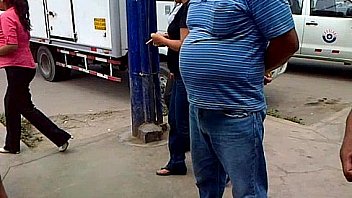 Cholo Con Bulto Grande thumbnail