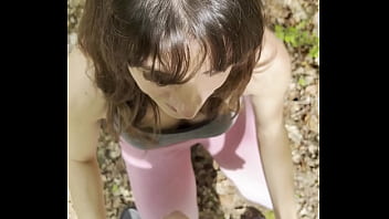 Pas le temps de bavarder y'a du monde qui se balade dans la forêt avec ce