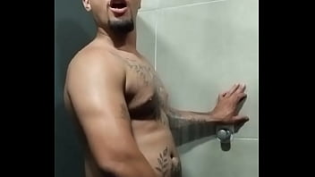 Cheio De Tesão No Banheiro Da Academia Link Na Bio thumbnail