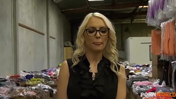 Busty american milf kenzie taylor fucks client until messy facial ending gp1442