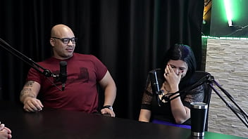 Sabe Fazer A Mulher Gozar Sente Tesão Com O Marido Transando Com Outra Já Fizeram Muitas Menage E A História Mais Louca Casal Hush Watch Sheer Red thumbnail