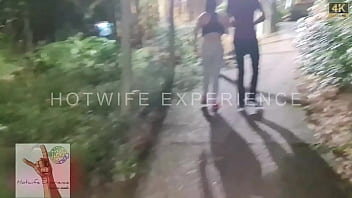 Casada safada e insaciável não resiste ao tesão avassalador do amante comedor pauzudo e fode gostoso em plena praça pública Casada safada e insaciável não resiste ao tesão avassalador do amante comedor pauzudo e fode gostoso em plena praça pública