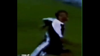 Edilson capetinha punindo as garotas espanholas no morumbi