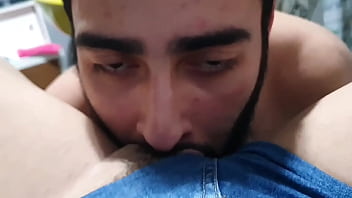 O fetiche era o short jeans milf greluda mostra tudo para seu amigo chupar sua bucetona