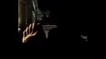 Mamando la verga del vecino en la via pública