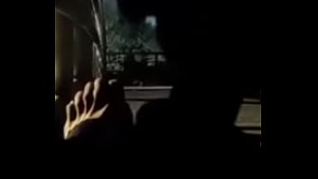 Mamando la verga del vecino en la via pública