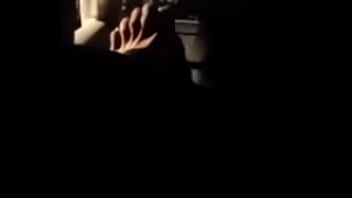 Mamando la verga del vecino en la via pública