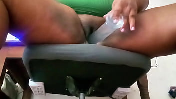 Delícia sentir uma rola grande na minha buceta de crente