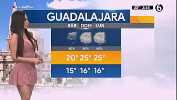 Emily quiñones en sexy vestido rosa