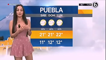 Emily quiñones en sexy vestido rosa