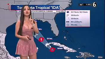 Emily quiñones en sexy vestido rosa