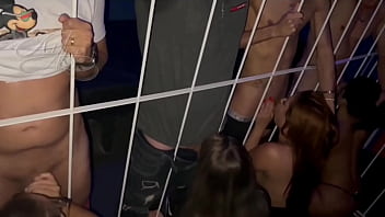 A presidiárias pagaram um boquete para os guardas da cadeia