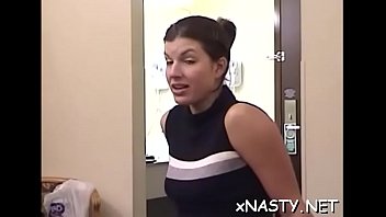 Foxy beauty enjoys a wet session