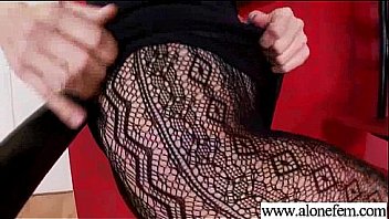 Lovely girl use all kind of things to masturbate vid 01