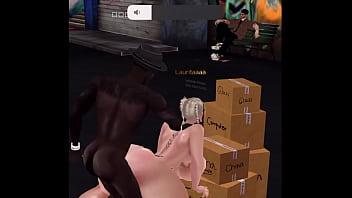 Lauraea1 entra en cuadra de pandilleros y termina siendo usada