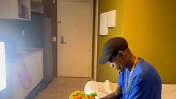 Qual dos dois vocês prefere salada ou boceta eu preferi comer bocetinha da gostosa até queria comer o cozinho e no pelo completo no share