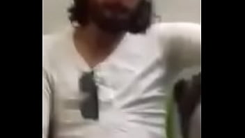 Punheta No Metro Wank On The Train thumbnail