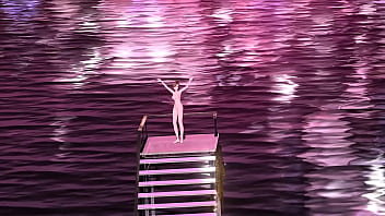 Sakine meiko bailando desnuda