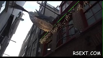 Black babe sucks white 10 pounder